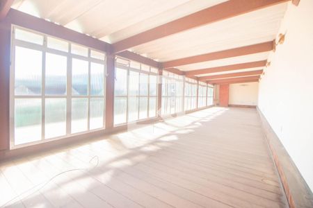 Casa à venda com 494m², 5 quartos e 6 vagasSalão de Festas