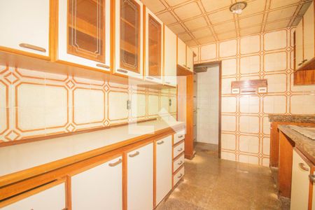 Casa à venda com 494m², 5 quartos e 6 vagasCozinha