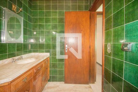 Casa à venda com 494m², 5 quartos e 6 vagasBanheiro Social