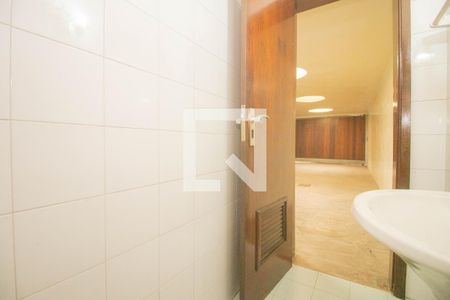 Casa à venda com 494m², 5 quartos e 6 vagasBanheiro Social 2