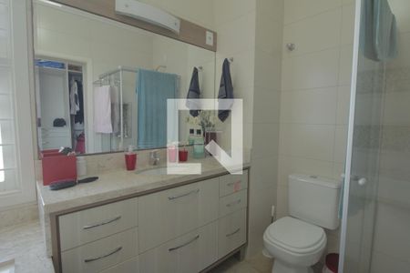 Banheiro da Suíte de casa à venda com 3 quartos, 484m² em Niterói, Canoas