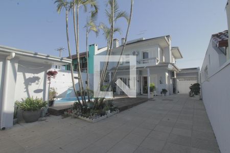 Área comum de casa à venda com 3 quartos, 484m² em Niterói, Canoas