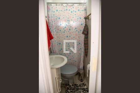 Casa à venda com 253m², 5 quartos e 2 vagas Casa à venda com 253m², 5 quartos e 2 vagasLavabo