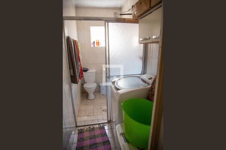 Casa à venda com 253m², 5 quartos e 2 vagas Casa à venda com 253m², 5 quartos e 2 vagasBanheiro e Lavanderia