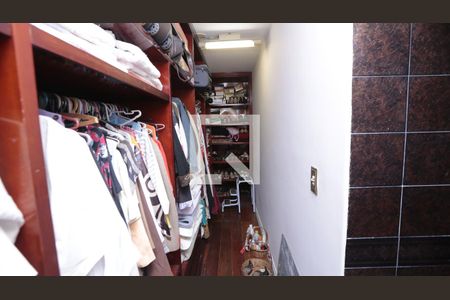 Casa à venda com 302m², 4 quartos e sem vagaCloset da suíte master