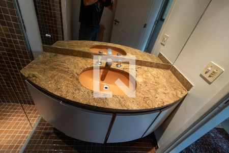 Apartamento à venda com 230m², 4 quartos e 4 vagasBanheiro 2