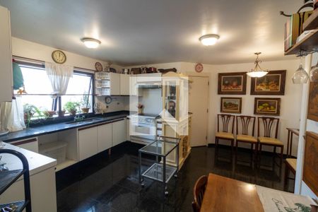 Apartamento à venda com 230m², 4 quartos e 4 vagasCozinha