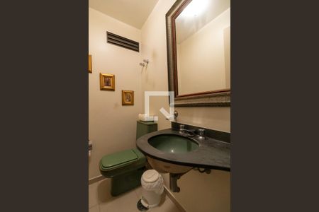 Apartamento à venda com 230m², 4 quartos e 4 vagasBanheiro 1