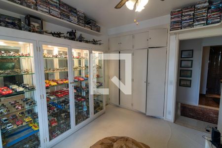 Apartamento à venda com 230m², 4 quartos e 4 vagasQuarto 1