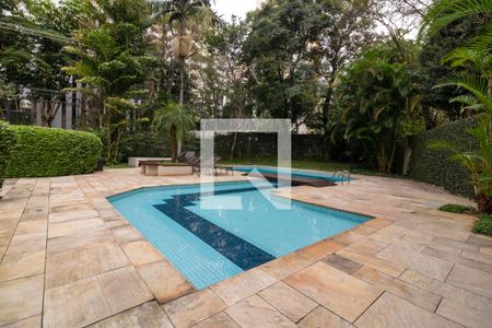 Apartamento à venda com 230m², 4 quartos e 4 vagasPiscina