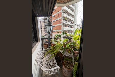 Apartamento à venda com 230m², 4 quartos e 4 vagasVaranda Suite 2