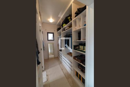 Apartamento à venda com 230m², 4 quartos e 4 vagasCloset Suite 2