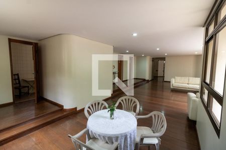 Apartamento à venda com 230m², 4 quartos e 4 vagasSalão de Festas