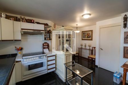 Apartamento à venda com 230m², 4 quartos e 4 vagasCozinha