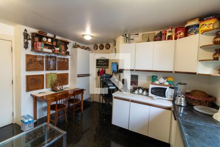 Apartamento à venda com 230m², 4 quartos e 4 vagasCozinha