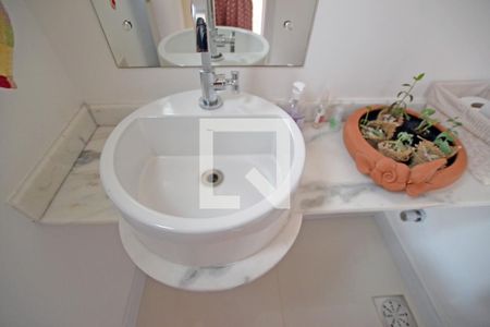 Casa à venda com 234m², 3 quartos e 2 vagasLavabo