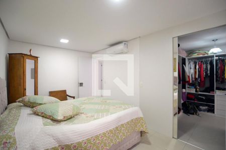 Casa à venda com 234m², 3 quartos e 2 vagasSuíte