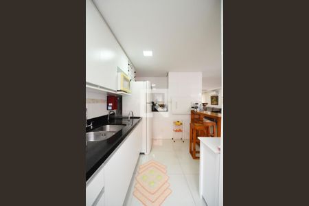 Casa à venda com 234m², 3 quartos e 2 vagasCozinha