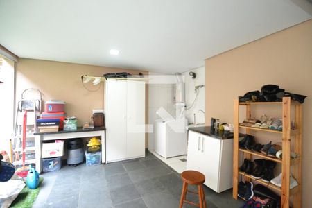 Casa à venda com 234m², 3 quartos e 2 vagasÁrea de Serviço