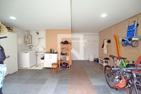 Casa à venda com 234m², 3 quartos e 2 vagasÁrea de Serviço