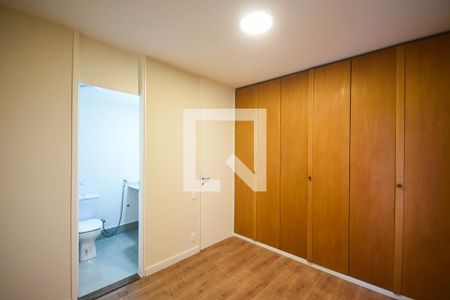 Apartamento à venda com 74m², 3 quartos e 1 vagaSuíte 