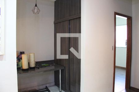 Sala de casa à venda com 2 quartos, 150m² em Santa Maria, Contagem