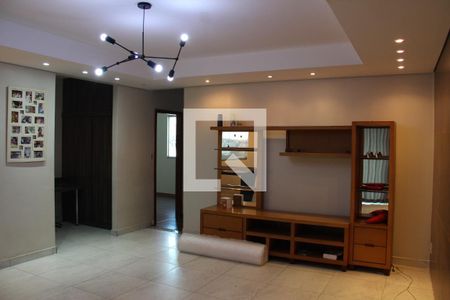 Sala de casa à venda com 2 quartos, 150m² em Santa Maria, Contagem