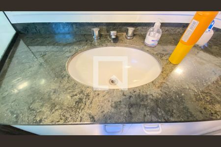 Apartamento à venda com 198m², 3 quartos e 2 vagasBanheiro da Suíte 