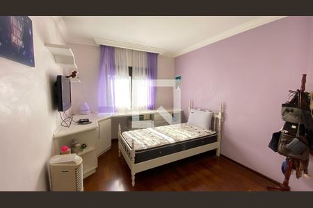 Apartamento à venda com 198m², 3 quartos e 2 vagasQuarto 2 