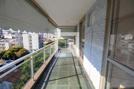 Apartamento para alugar com 95m², 2 quartos e 1 vagaVaranda