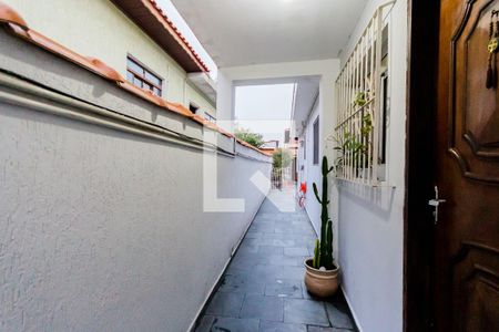 Casa à venda com 250m², 3 quartos e 2 vagasCorredor