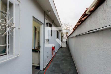 Casa à venda com 250m², 3 quartos e 2 vagasCorredor