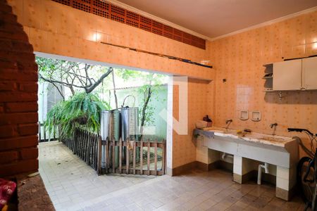 Casa à venda com 380m², 5 quartos e 3 vagasÁrea de Serviço