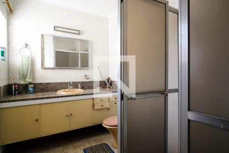 Casa à venda com 380m², 5 quartos e 3 vagasBanheiro 2