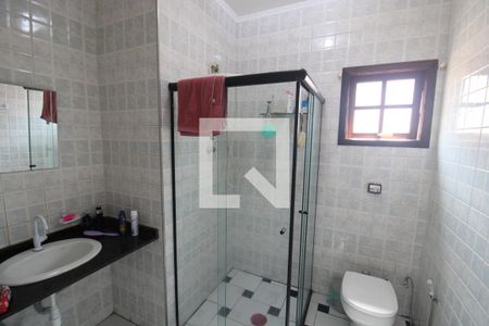 Casa à venda com 250m², 4 quartos e 6 vagasQuarto 1 - Banheiro
