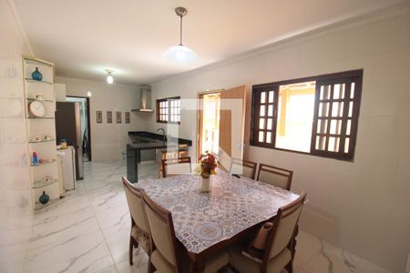 Casa à venda com 250m², 4 quartos e 6 vagasCozinha