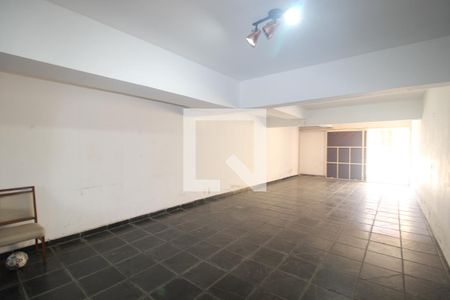 Casa à venda com 250m², 4 quartos e 6 vagasGaragem
