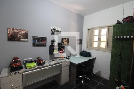 Casa à venda com 250m², 4 quartos e 6 vagasGaragem - Quarto 1