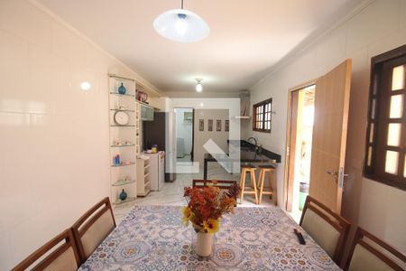 Casa à venda com 250m², 4 quartos e 6 vagasCozinha