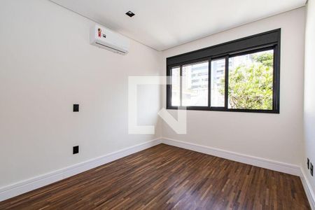 Casa à venda com 3 quartos, 160m² em Vila Olímpia, São Paulo