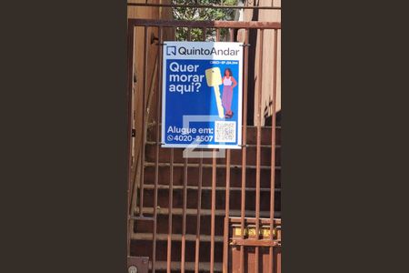 Casa para alugar com 214m², 2 quartos e sem vaga Casa para alugar com 214m², 2 quartos e sem vagaPlaquinha instalada no portão do imóvel