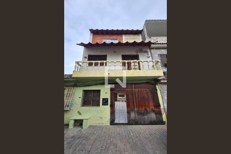 Casa de condomínio para alugar com 250m², 2 quartos e 3 vagas Casa de condomínio para alugar com 250m², 2 quartos e 3 vagasFachada