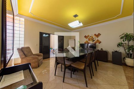 Sala de casa à venda com 3 quartos, 500m² em Santa Paula, São Caetano do Sul