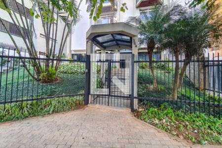 Apartamento à venda com 105m², 3 quartos e 2 vagas Apartamento à venda com 105m², 3 quartos e 2 vagasFachada e portaria