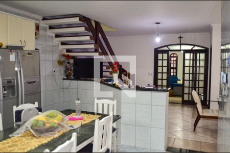 Casa à venda com 310m², 4 quartos e 4 vagasCozinha