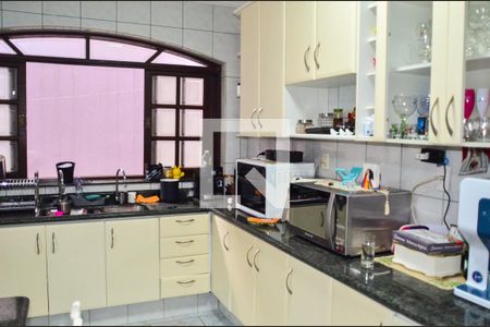 Casa à venda com 310m², 4 quartos e 4 vagasCozinha