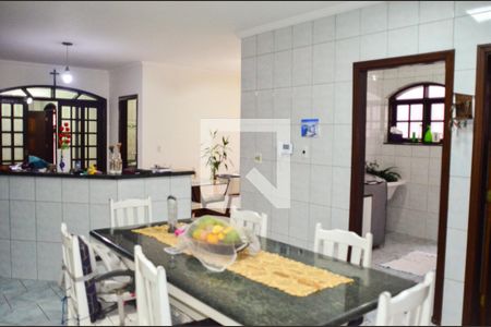 Casa à venda com 310m², 4 quartos e 4 vagasCozinha