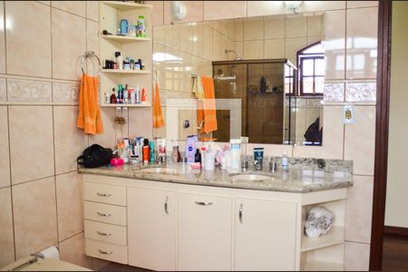 Casa à venda com 310m², 4 quartos e 4 vagasBanheiro