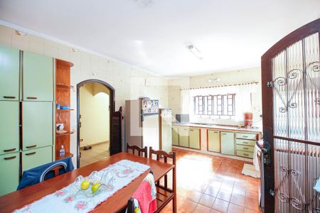 Casa à venda com 210m², 3 quartos e 10 vagasCozinha