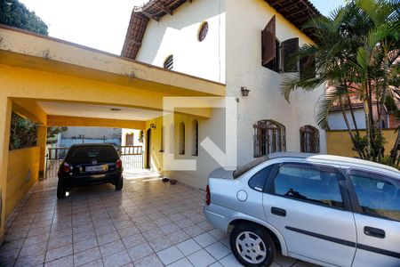 Casa à venda com 210m², 3 quartos e 10 vagasQuintal - Área externa